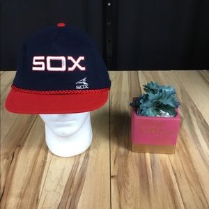 Vintage SnapBack Wool Blend 80’s White Sox cap hat